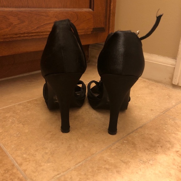 Black satin heel - Picture 3 of 4